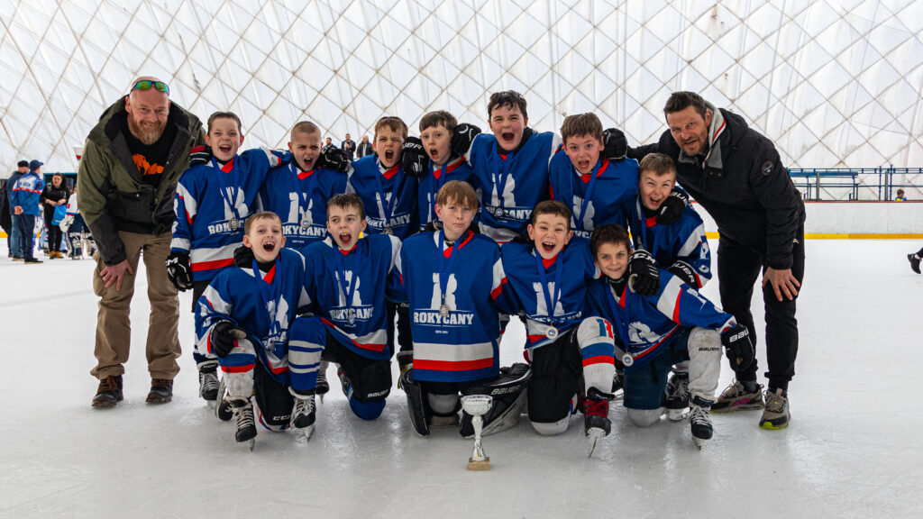 Skupinov fotka druhé místo HC Rokycany na Myšák CUP 2024 pro ročník 2016